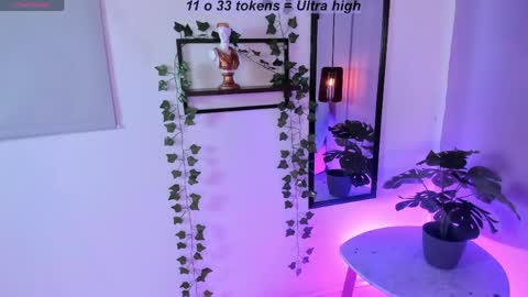 Lili online show from April 2026 08:57:02 PM