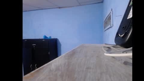 Snapshot of little_onixxx chatting on September 2025 07:08:01 PM little_onixxx online show from September 2025 07:08:01 PM