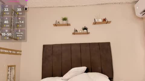 alex online show from October 2025 07:58:02 PM