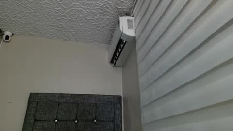 alex online show from December 2025 09:42:01 PM