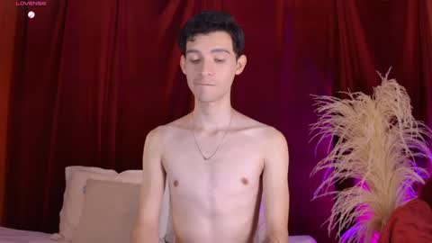 Snapshot of little_twiink chatting on May 2026 02:01:01 PM Juan Ferrer online show from May 2026 02:01:01 PM