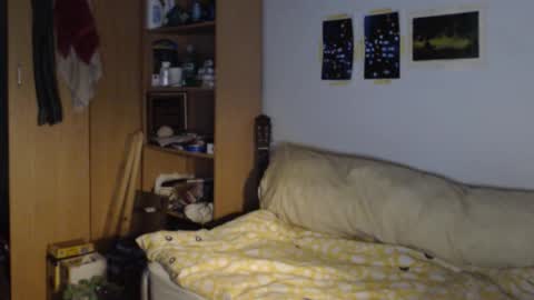 littlealien7 online show from September 2025 11:02:02 AM