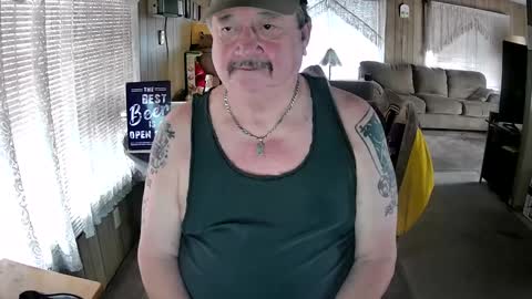 Snapshot of littled83057 chatting on October 2025 05:43:02 PM Littled83057 online show from October 2025 05:43:02 PM