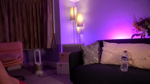 Emily Hill online show from January 2025 09:20:01 PM