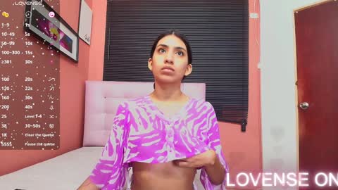 Snapshot of littlee_emilyy_ chatting on December 2024 01:28:01 PM Emily  online show from December 2024 01:28:01 PM