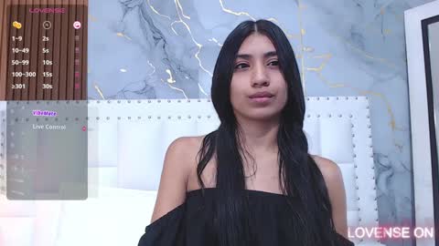 Snapshot of littlee_emilyy_ chatting on January 2025 09:13:02 AM Emily  online show from January 2025 09:13:02 AM