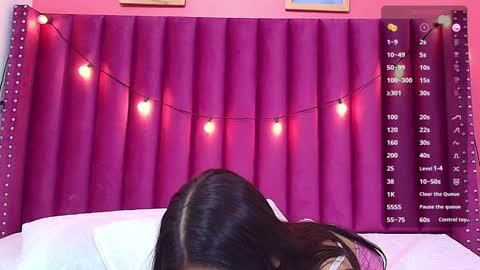 Snapshot of littlee_emilyy_ chatting on January 2025 06:02:01 AM Emily  online show from January 2025 06:02:01 AM