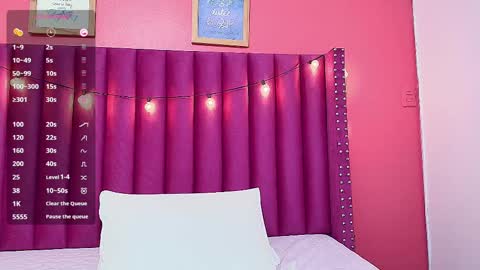 Snapshot of littlee_emilyy_ chatting on February 2025 05:56:02 AM Emily  online show from February 2025 05:56:02 AM