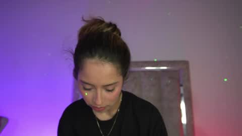 Snapshot of littlee_emma_ chatting on June 2026 01:41:02 AM littlee_emma_ online show from June 2026 01:41:02 AM
