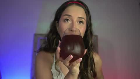 Snapshot of littlee_emma_ chatting on July 2026 01:01:01 AM littlee_emma_ online show from July 2026 01:01:01 AM