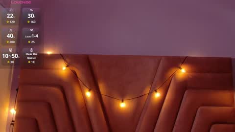 Tania  online show from December 2025 08:03:01 PM