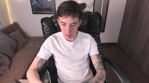 Snapshot of littleferxxo chatting on February 2025 12:00:01 PM Ferxxo online show from February 2025 12:00:01 PM