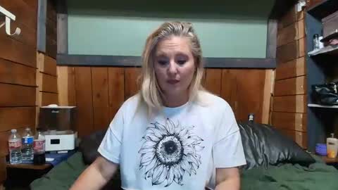 lisanixs online show from April 2026 06:59:02 PM