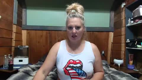 Snapshot of littlelisa1 chatting on June 2026 06:58:02 PM lisanixs online show from June 2026 06:58:02 PM