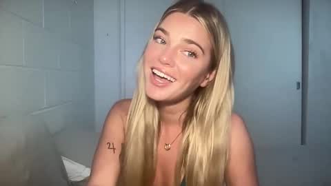 Snapshot of littlemaryjane19 chatting on February 2025 08:52:02 PM Marciabrady online show from February 2025 08:52:02 PM