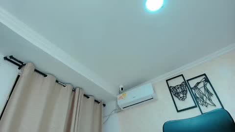 Sarahs Room online show from November 2025 09:40:01 PM