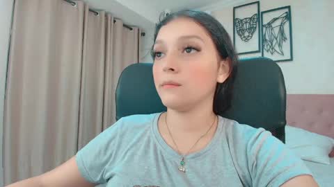 Snapshot of littlemolly_pregnant chatting on May 2026 01:47:02 AM Sarahs Room online show from May 2026 01:47:02 AM