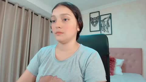 Snapshot of littlemolly_pregnant chatting on June 2026 08:24:01 PM Sarahs Room online show from June 2026 08:24:01 PM