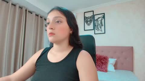Snapshot of littlemolly_pregnant chatting on June 2026 10:58:01 PM Sarahs Room online show from June 2026 10:58:01 PM