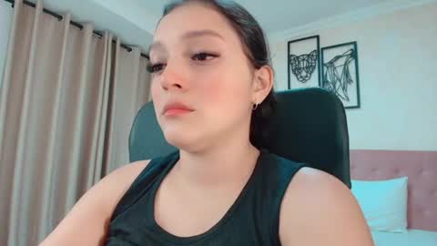 Snapshot of littlemolly_pregnant chatting on July 2026 12:40:01 AM Sarahs Room online show from July 2026 12:40:01 AM