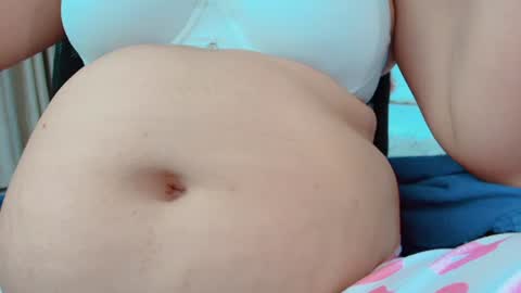 Snapshot of littlemolly_pregnant chatting on July 2026 02:20:02 AM Sarahs Room online show from July 2026 02:20:02 AM