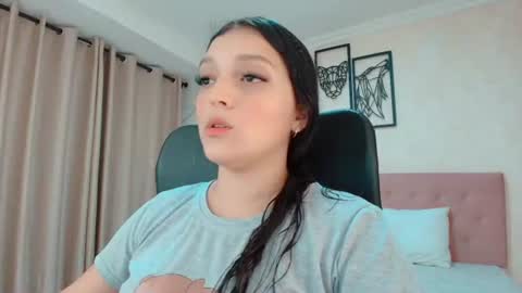 Snapshot of littlemolly_pregnant chatting on July 2026 10:29:02 PM Sarahs Room online show from July 2026 10:29:02 PM