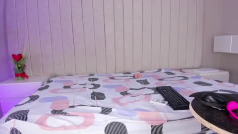 im olivia IG littleolivia01 online show from January 2025 06:56:01 PM