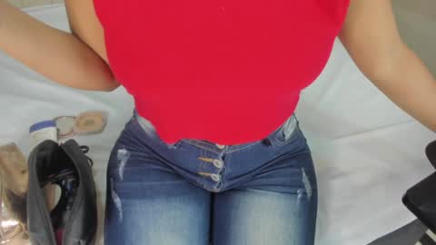 im olivia IG littleolivia01 online show from January 2025 01:23:02 PM