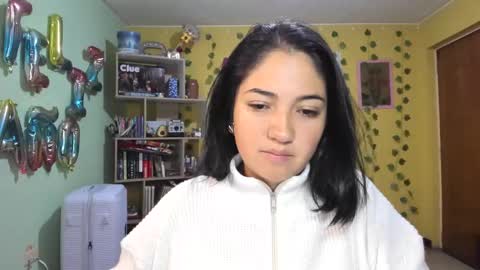 Mia  Wednesday to Sunday 730 am to 1030 am Colombian Hour D online show from December 2024 04:01:02 AM