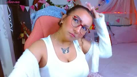 Snapshot of littlerouse_ chatting on August 2026 08:35:02 AM Ruby Rouse online show from August 2026 08:35:02 AM