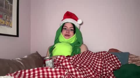 Snapshot of littlesugarpea chatting on December 2024 02:22:02 AM Little Sugar Pea online show from December 2024 02:22:02 AM