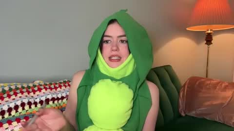 Snapshot of littlesugarpea chatting on January 2025 03:50:02 AM Little Sugar Pea online show from January 2025 03:50:02 AM