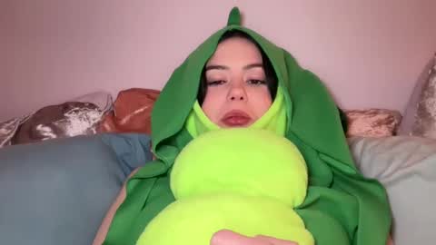 Snapshot of littlesugarpea chatting on January 2025 03:11:02 AM Little Sugar Pea online show from January 2025 03:11:02 AM