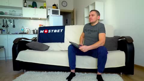 Snapshot of littlesweettifany chatting on December 2024 09:28:02 AM Little Tifany online show from December 2024 09:28:02 AM