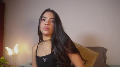 littletammy_ online show from April 2026 03:55:02 PM