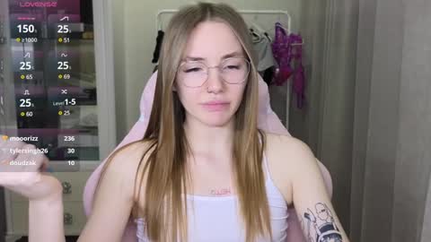 Eliana online show from February 2025 01:43:02 PM