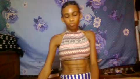 Snapshot of littleyanah chatting on June 2026 10:20:01 AM yanah online show from June 2026 10:20:01 AM