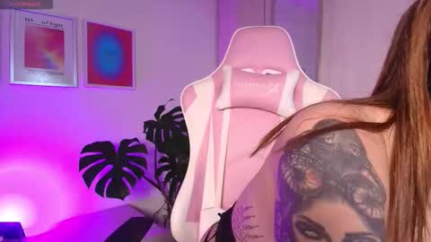 Junne liu online show from November 2025 10:00:02 PM