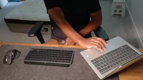 livetribber online show from July 2026 07:01:02 PM