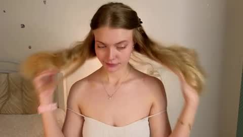 Snapshot of livia_hot chatting on April 2026 12:30:01 PM livia_hot online show from April 2026 12:30:01 PM