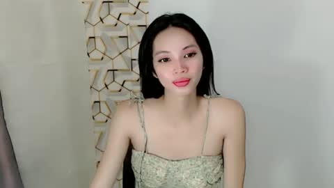 Lvia online show from October 2025 10:00:02 PM