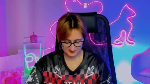 LixeLuna online show from April 2026 06:44:01 AM
