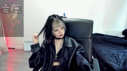 Snapshot of liyaluna chatting on October 2025 10:47:02 AM LIA online show from October 2025 10:47:02 AM