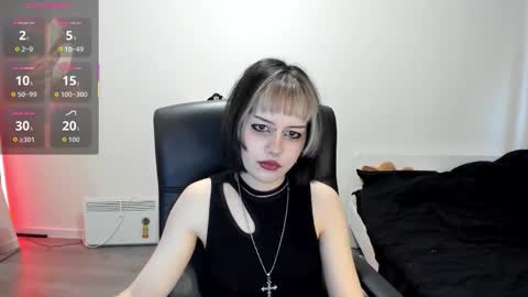 Snapshot of liyaluna chatting on October 2025 11:22:01 AM LIA online show from October 2025 11:22:01 AM