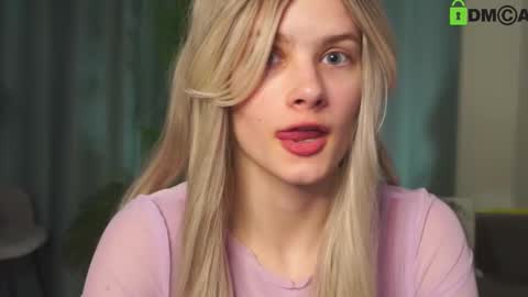 Snapshot of lizbethcoll chatting on February 2025 05:18:02 PM Sunnheart online show from February 2025 05:18:02 PM