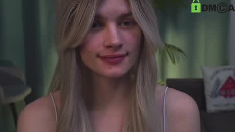 Snapshot of lizbethcoll chatting on February 2025 01:46:02 AM Sunnheart online show from February 2025 01:46:02 AM