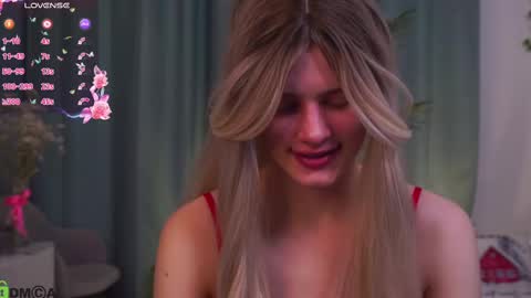 Snapshot of lizbethcoll chatting on March 2025 05:24:02 PM Sunnheart online show from March 2025 05:24:02 PM