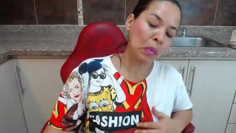 L I Z  E T H   online show from November 2025 07:25:01 PM