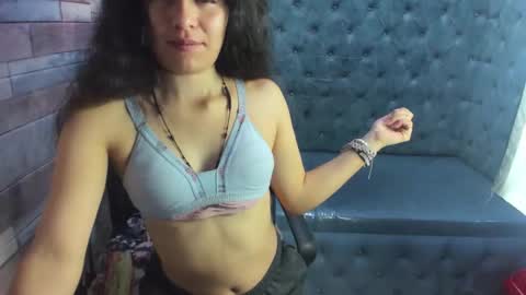lizeth_garcia_ online show from October 2025 12:06:01 PM
