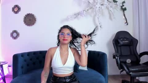 Snapshot of lizz_miller__ chatting on June 2026 11:38:02 AM Lizz online show from June 2026 11:38:02 AM